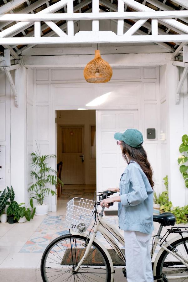 Roemah Renjana Yogyakarta Hotel Exterior photo